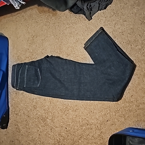 Uniqlo - Picture 2 of 4